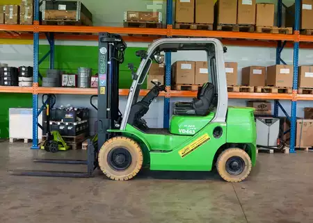 Diesel heftrucks 2019  Cesab M320  (1)